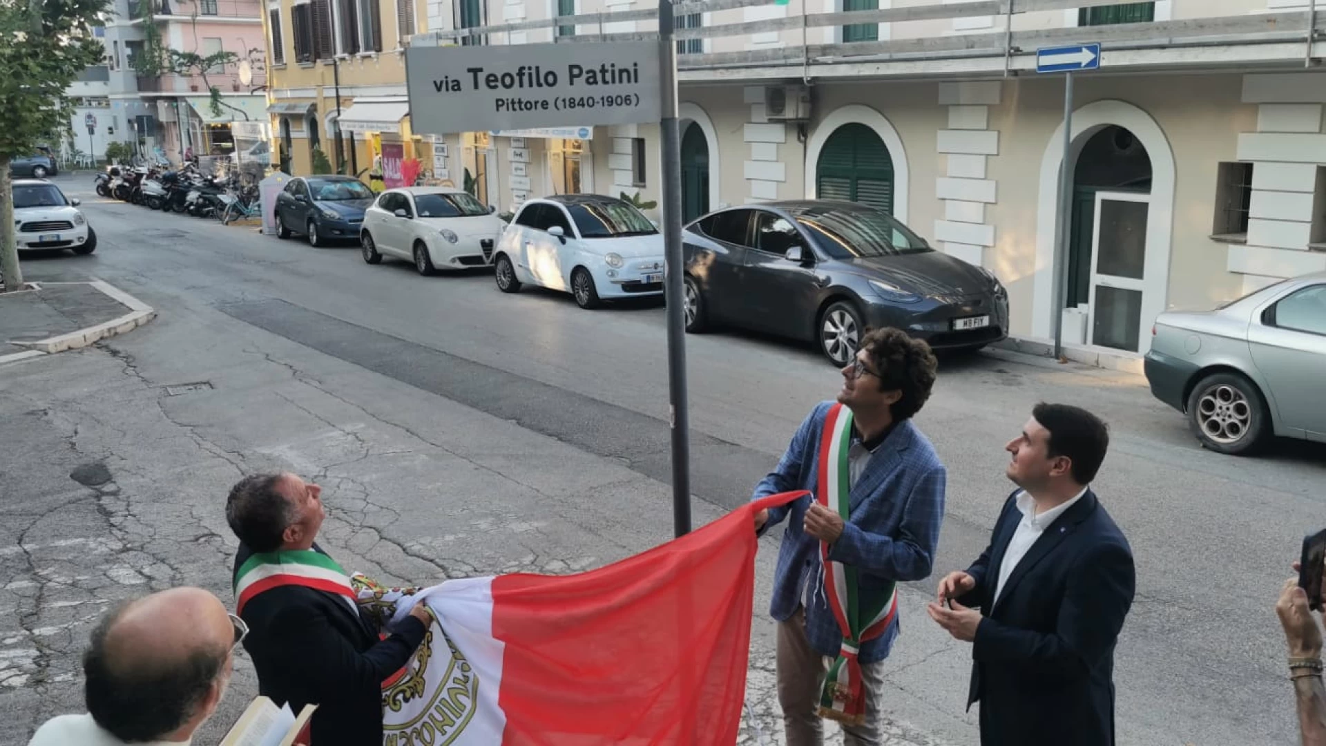 Vasto Marina, inaugurata Via Teofilo Patini. Presenti il sindaco di Vasto Francesco Menna e quello di Castel Di Sangro Angelo Caruso.